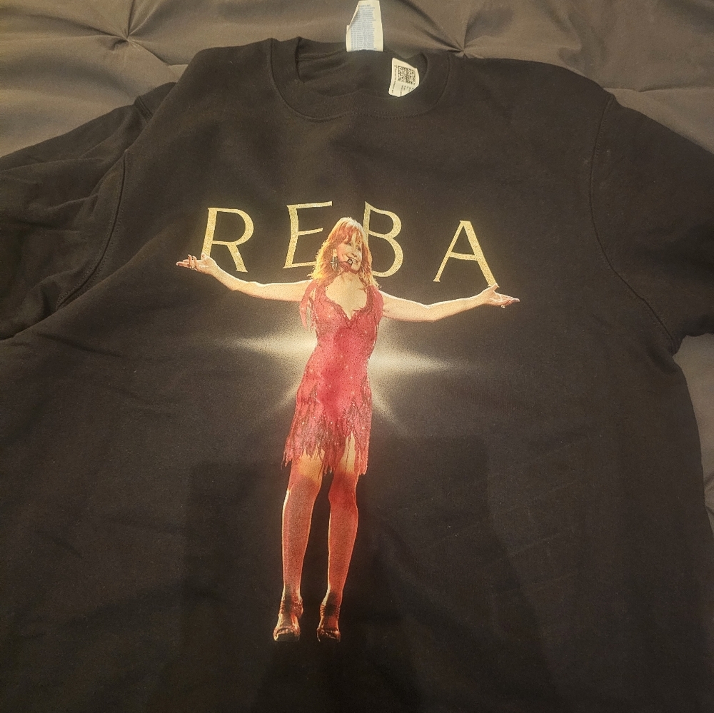 Black Reba Graphic Sweatshirt Medium NEW